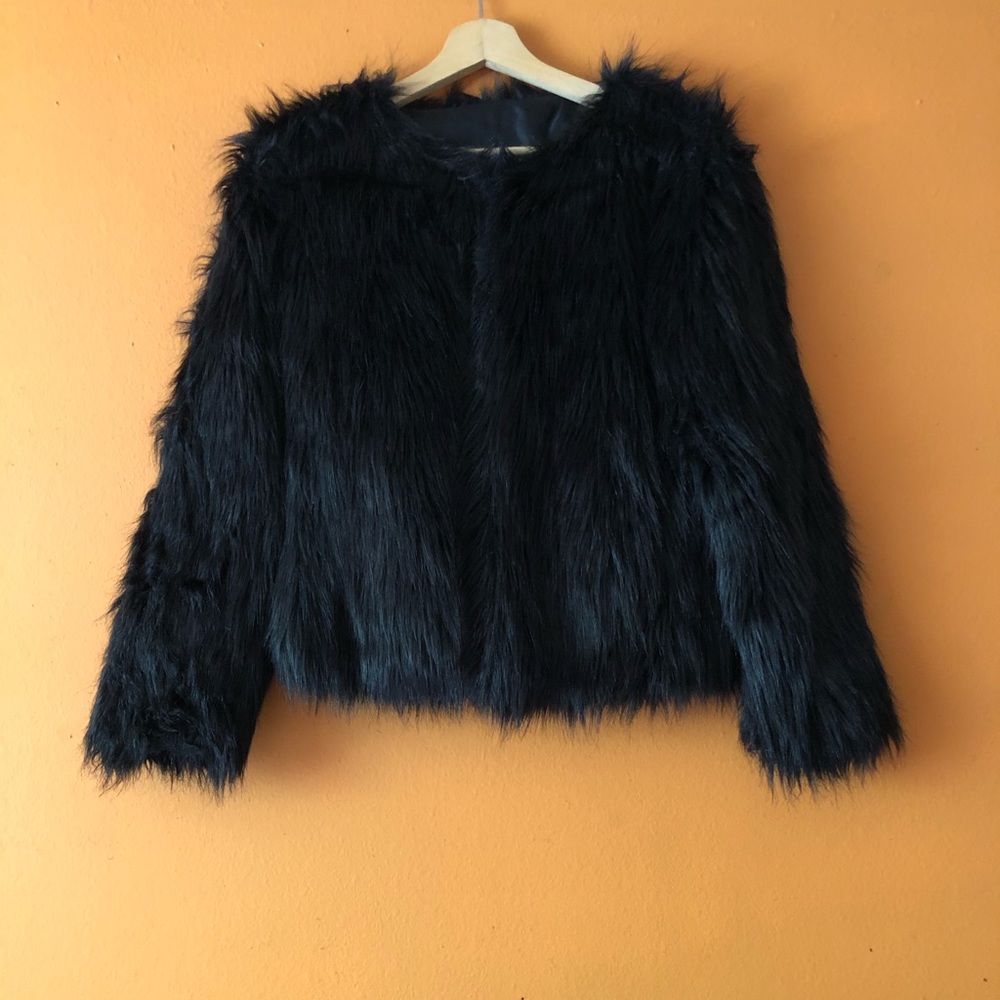 My chic faux fur in black - Picture 2 of 16